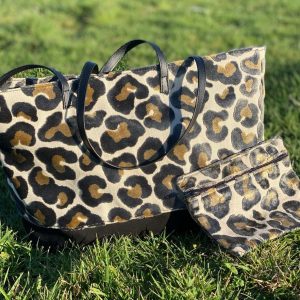 Bolso Shopper de terciopelo con estampado de leopardo y neceser a juego